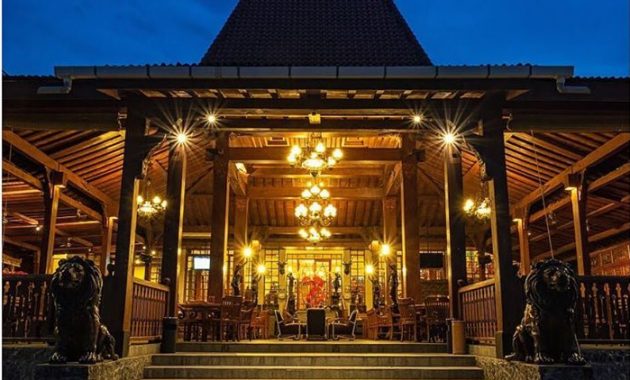Evening Feasts at Warung Makan Anugrah: The Heart of Cilacap's Culinary Scene